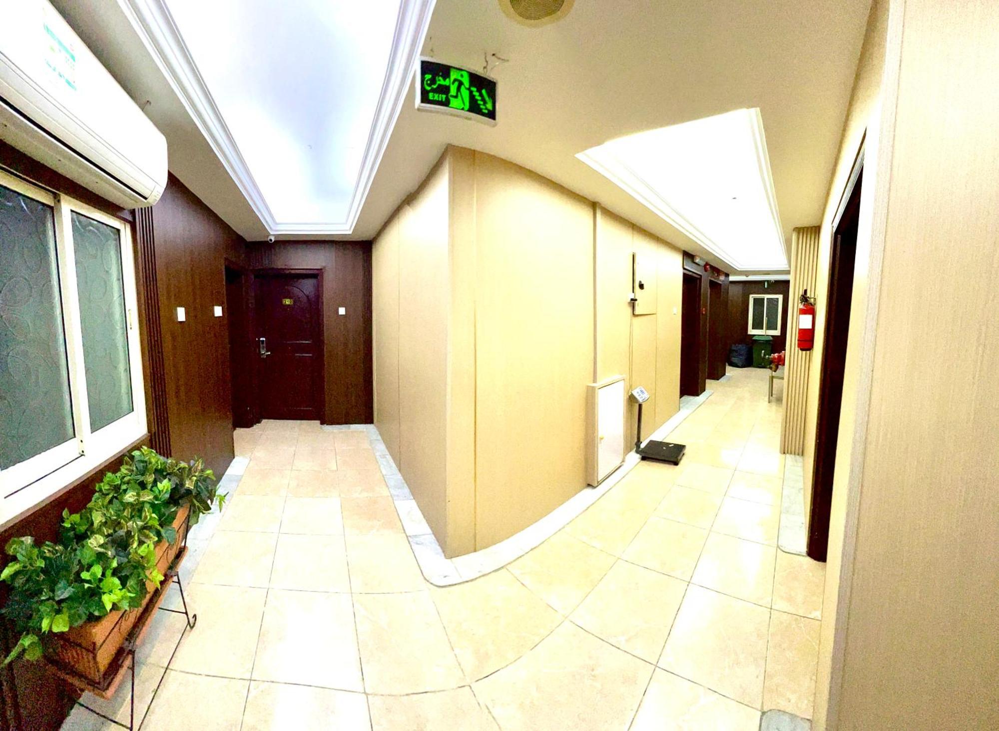 Al Ahrar Hotel Dubai Exterior photo
