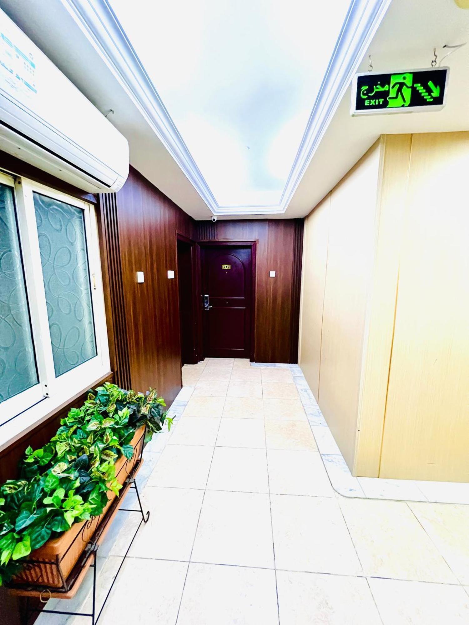 Al Ahrar Hotel Dubai Exterior photo